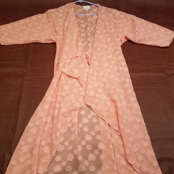 LuLaRoe Tops - Pink Flower Kimono